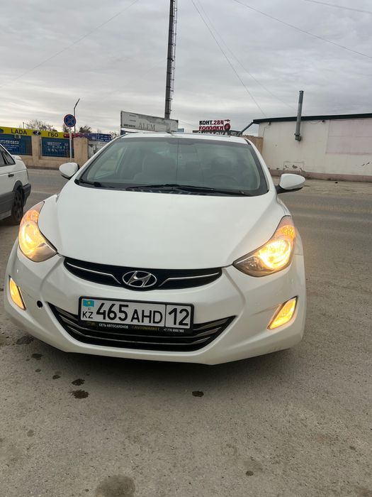 Hyundai Elantra 2012