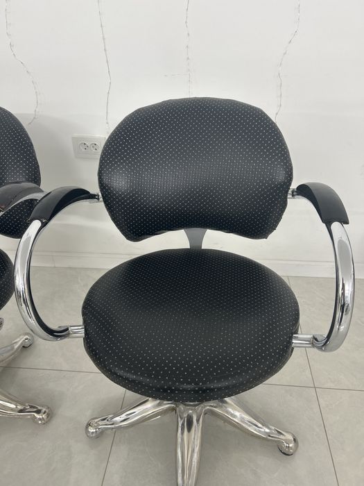 Парикмахерское кресло