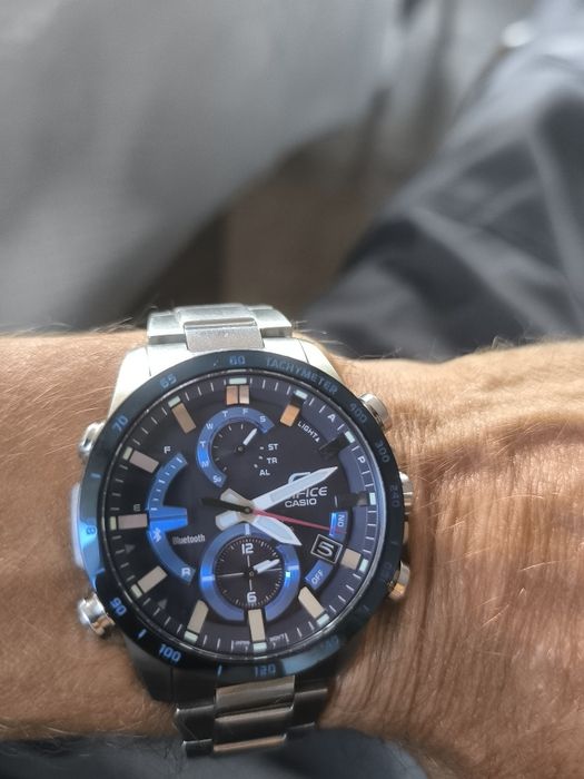 Часы Edifice Casio состояние отличное.