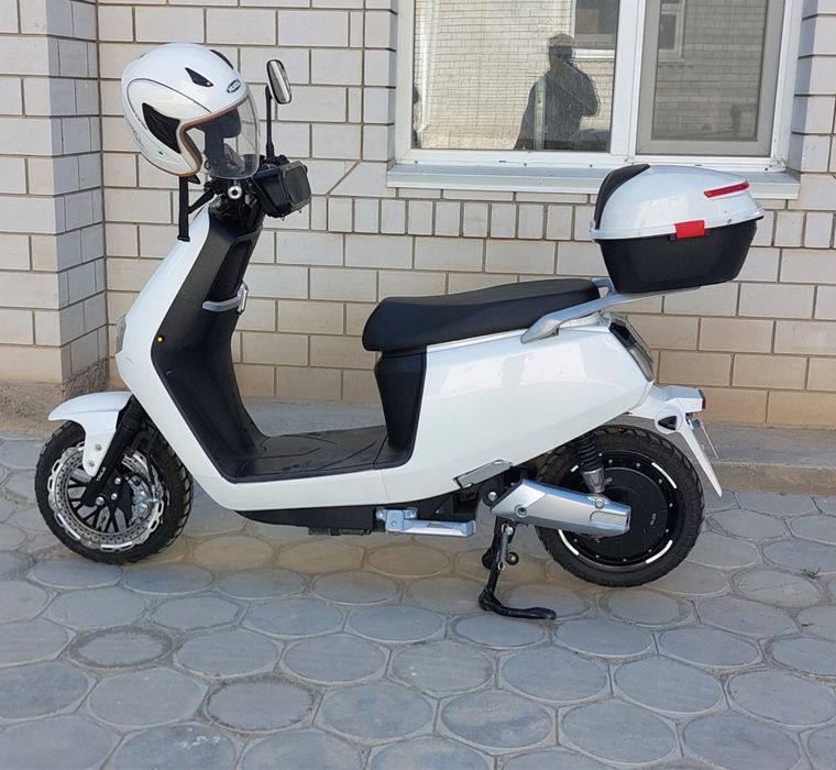 Продаеться электрическый мопед
