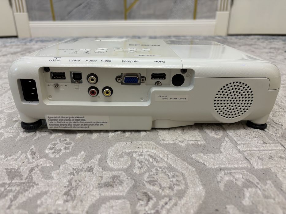 Проектор Epson EB-S05