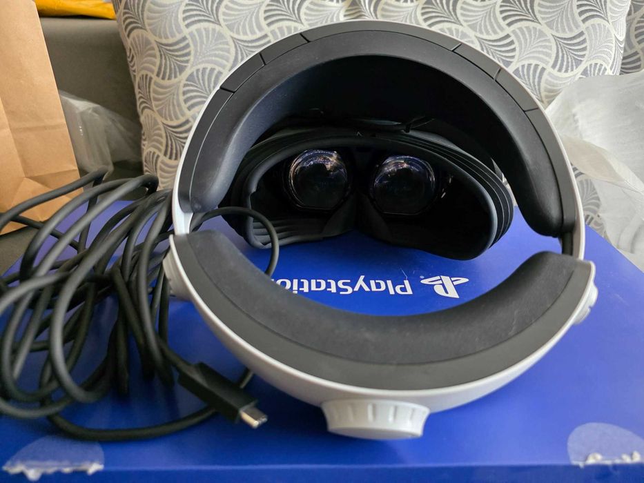 PlayStation VR2 комплект + Sense контролери + PC адаптер – като нов, 2 г. гаранция