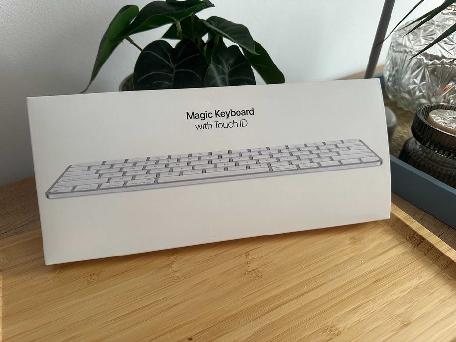 Vand tastatura Magic Keyboard Apple A2449 (format INT)