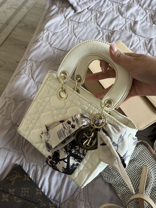 сумочки продам по 1500тг