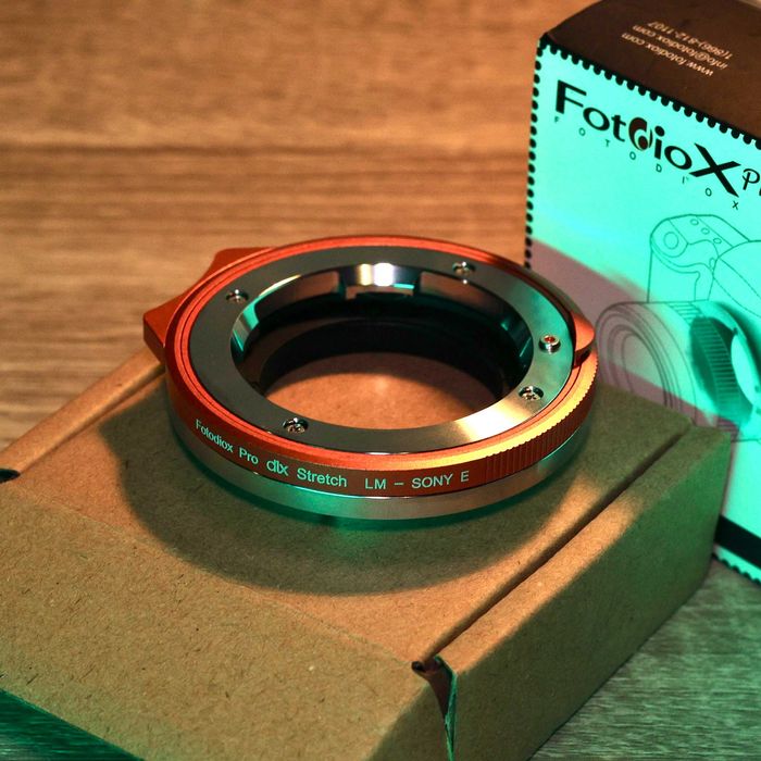 Fotodiox DLX Stretch Lens Adapter - Leica M to Sony E-Mount