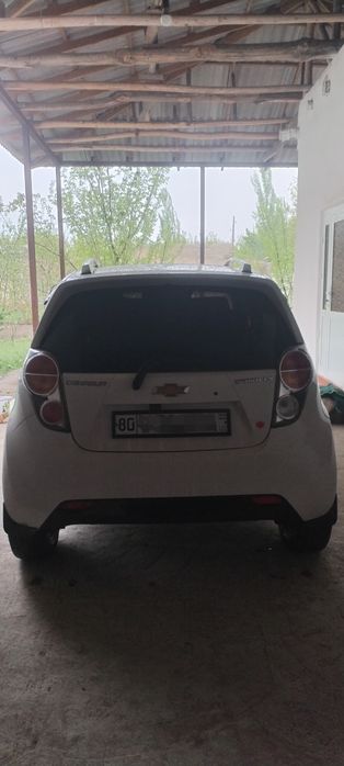 Spark mashina sotiladi