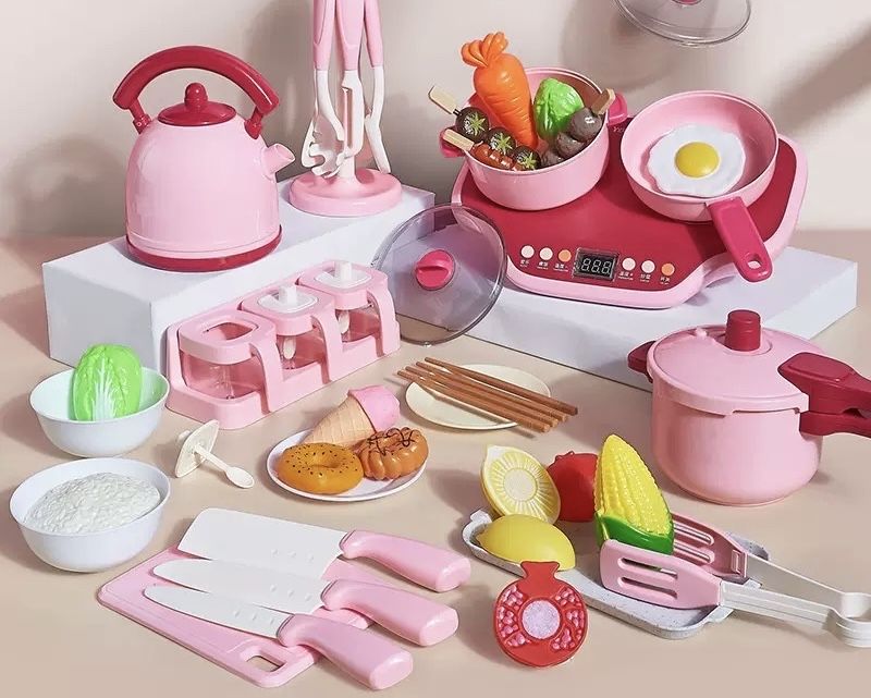 Детски комплект за готвене с котлони, тигани и зеленчуци