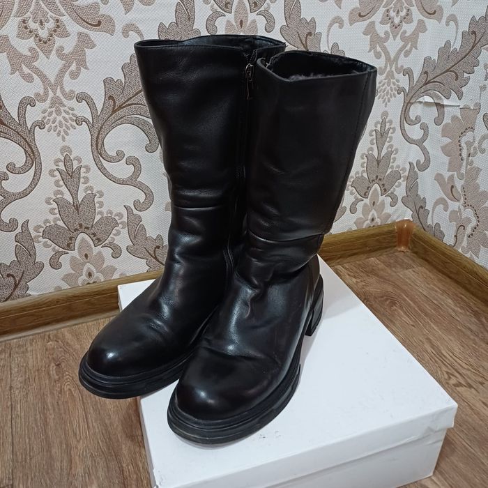 Продам зимние сапоги