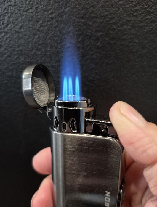 Запалка за пури JOBON в подаръчна кутия,три цвята L-0304