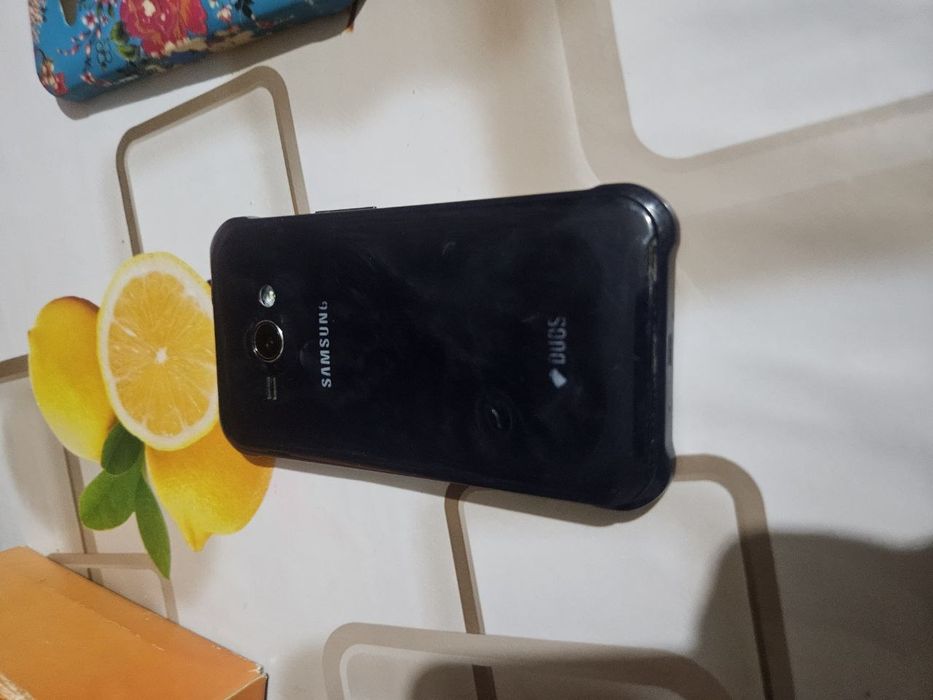 Samsung galaxy J 1 ace