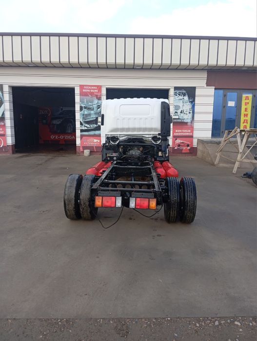 Isuzu shassi sotiladi.