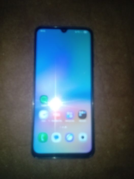 Продам телефон 128