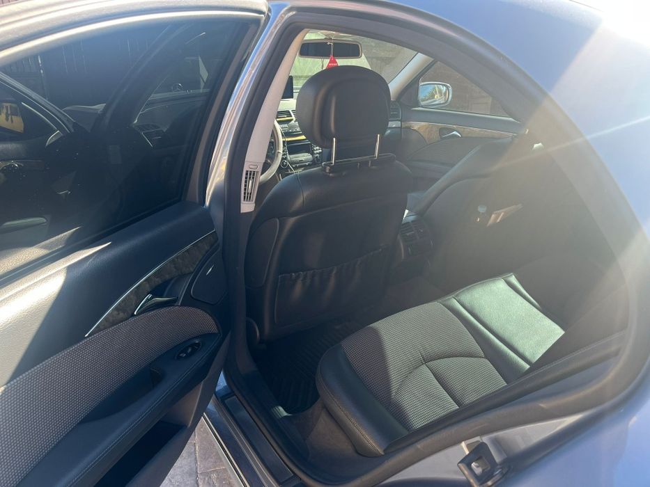 Mercedes E220 W211