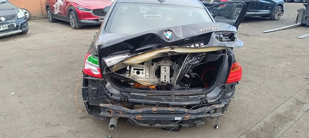 Dezmembrari / Dezmembrez BMW F30 320d 2.0 N47D20O1 cutie viteze automata cod culoare SCHWARZ II (668)