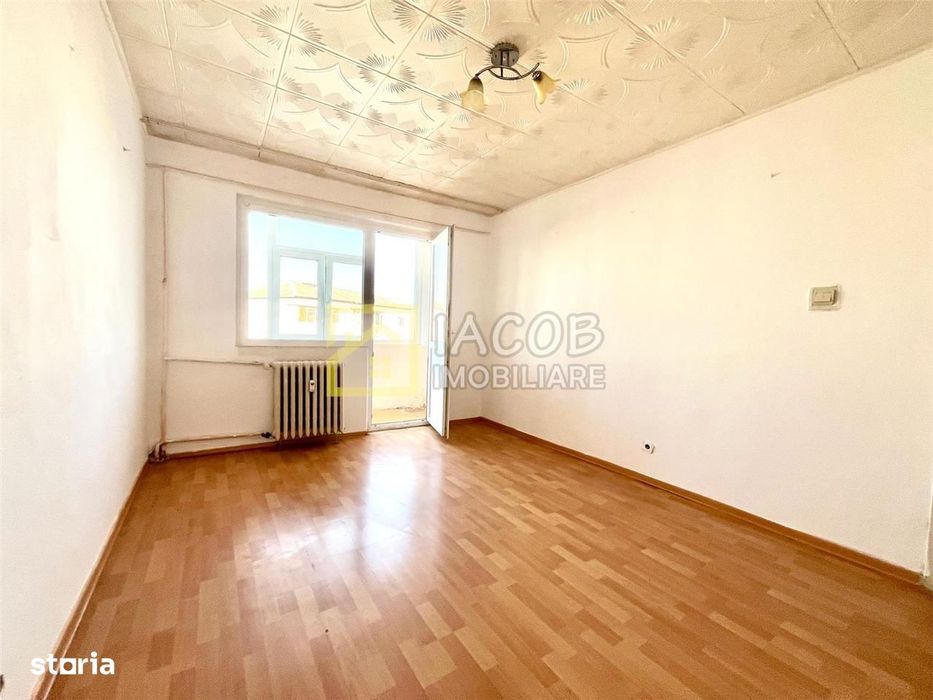 Apartament 3 camere, str. Milcov, Bacau