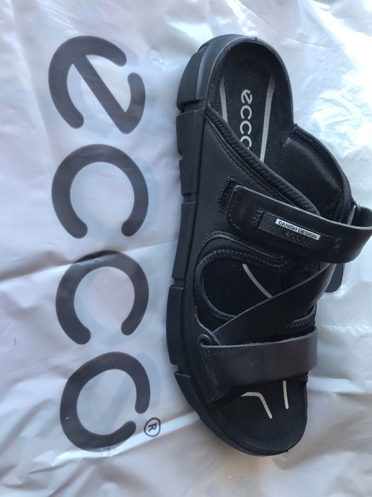 Продам сандалии ECCO