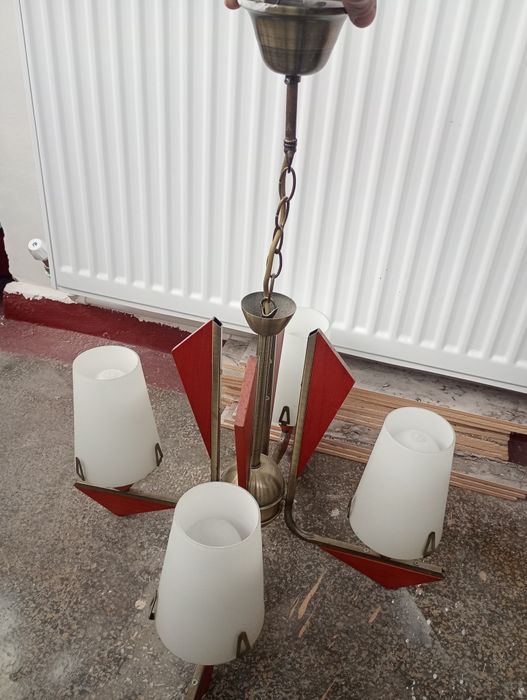 Lustra pentru living