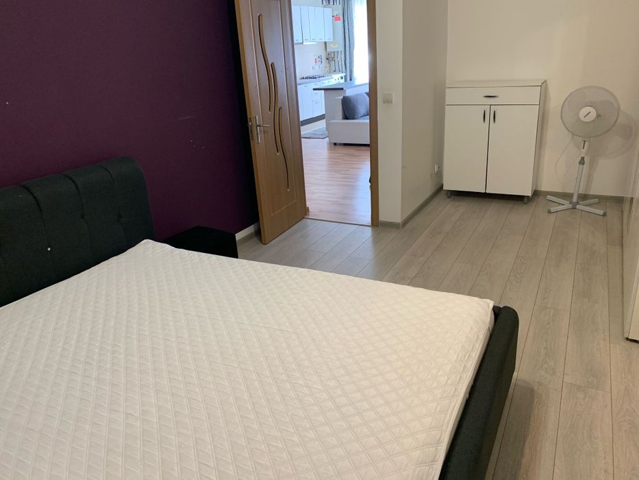 Proprietar închiriez apartament cu 3 camere