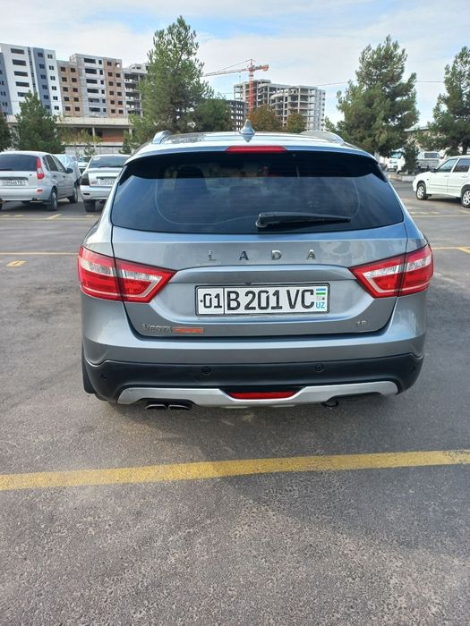 Lada vesta cuross 2019 yil  yurgani 206 ming halol kiraskasi toza
