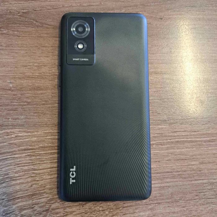 Смартфон TCL 501