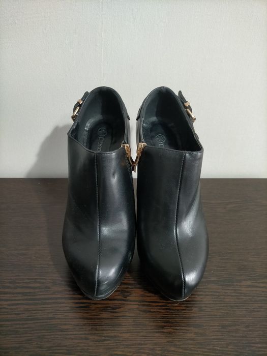 Продам женские ботильоны