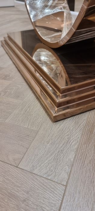 Золотые столы консолы