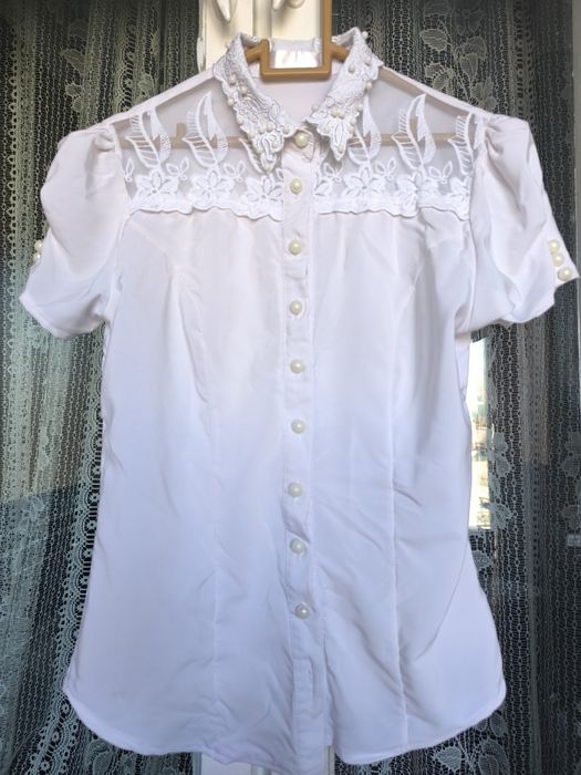 Белые блузки на старшеклассницу или студентку размер 44