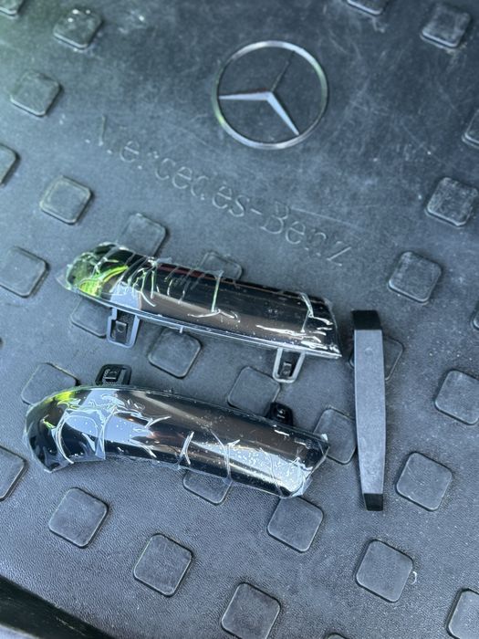 Комплект 2 броя динамични LED мигачи за странични огледала за VW golf5