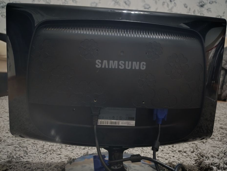 Монитор от компьютера