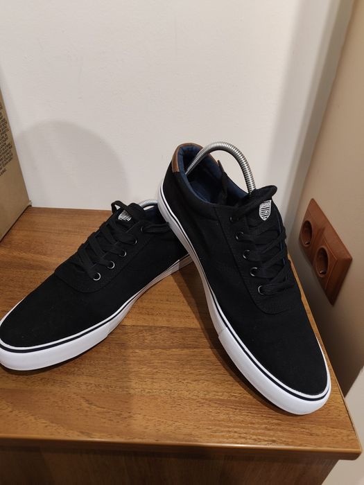 Pier One маратонки нови