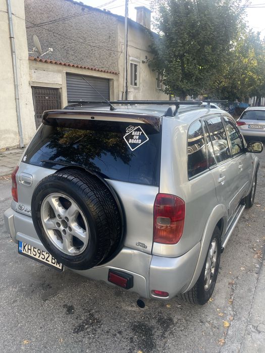 Toyota rav4 2.0 d4d  na chasti