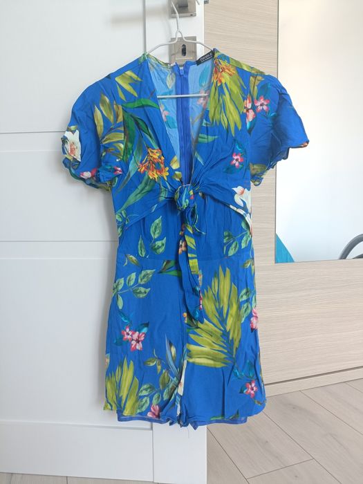 Vând salopeta Bershka