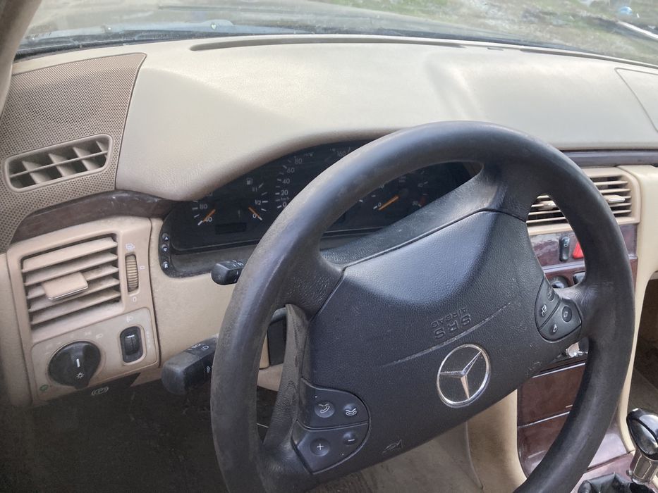 Мерцедес w210