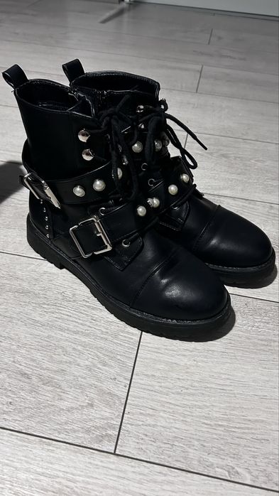 Bocanci de dama cu perle