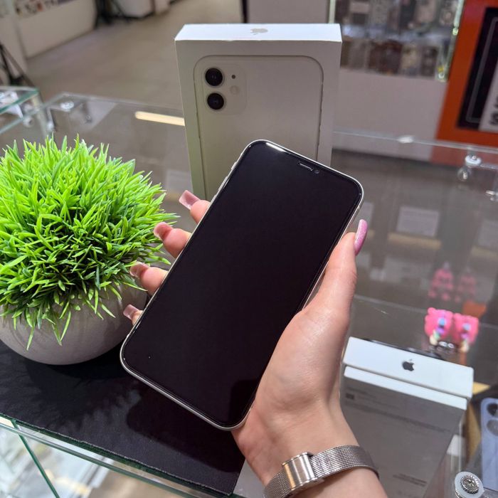iPhone 11 128gb 100% | iStore