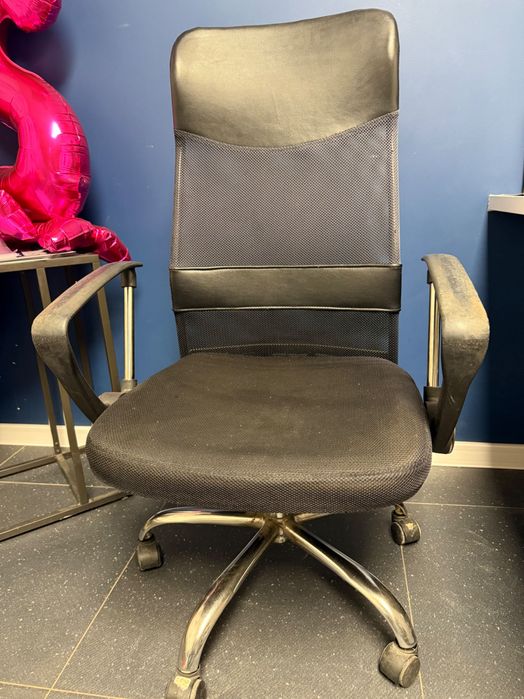 Черен офис  стол