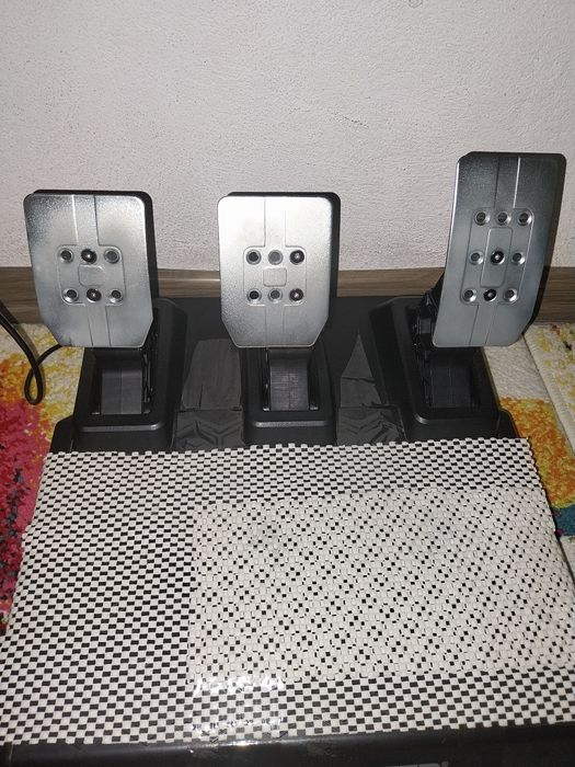 Volan Thrustmaster T248 cu pedale