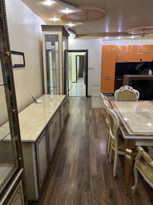 Дава се под наем Тристаен апартамент в Варна, Автогара - 115 кв.м за 715 € - Снимка #3