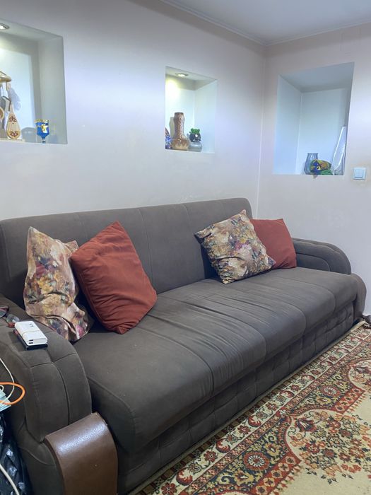 Продаю диван срочно