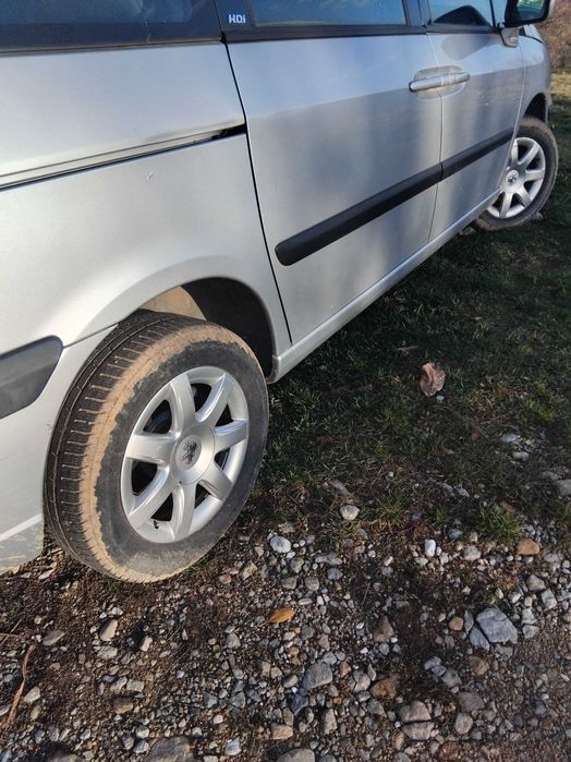 Пежо 807 миниван