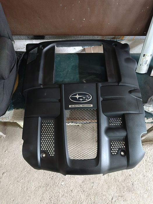 Продам пластик подкапотки субару