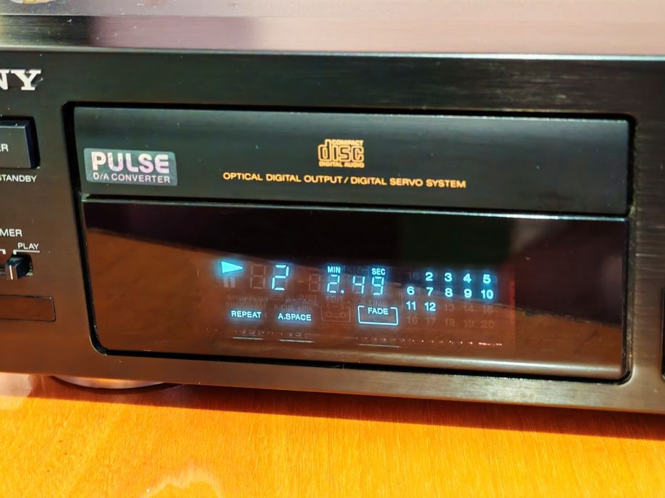 Sony CDP-797. Model ridicat în serie. Date tehnice mari. Preț fix !