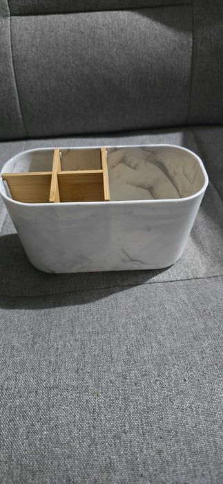Домашни потреби - закачалки, стойки, мелничка