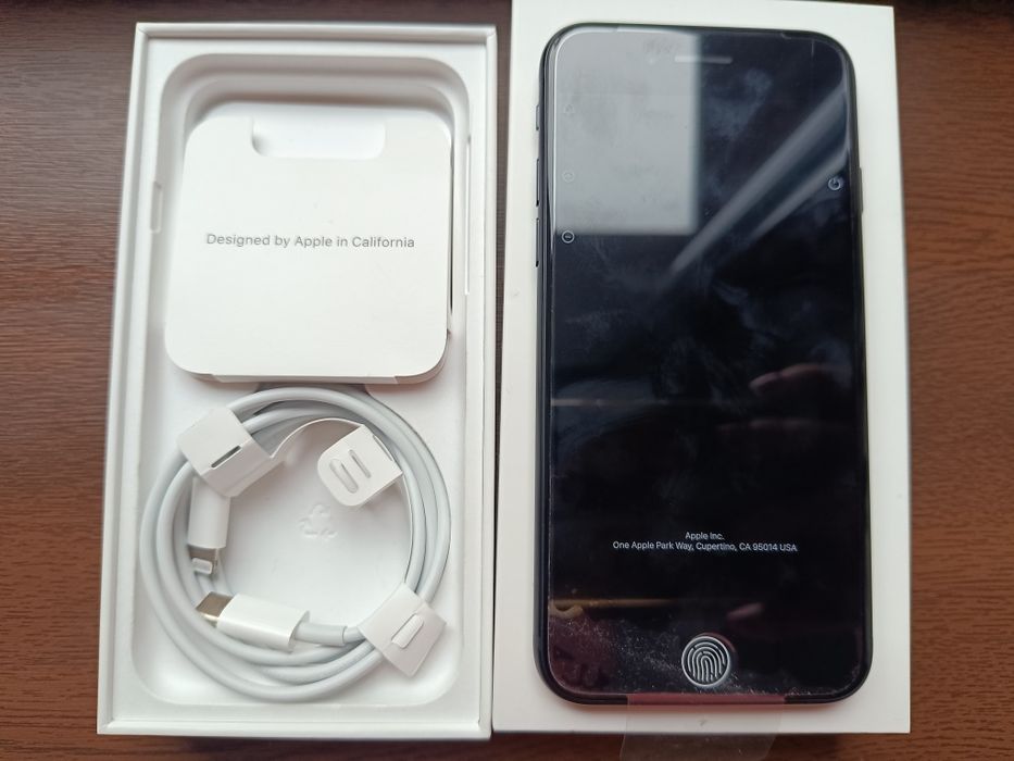 Telefon iPhone SE nou