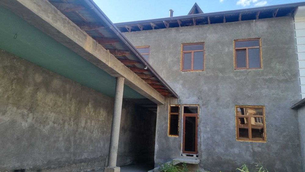 Ховли сотилади: Сергели 3 ва 4 метро бекатлари ораси