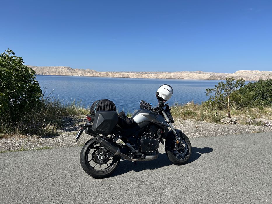 Cel mai accesorizat Hornet 750