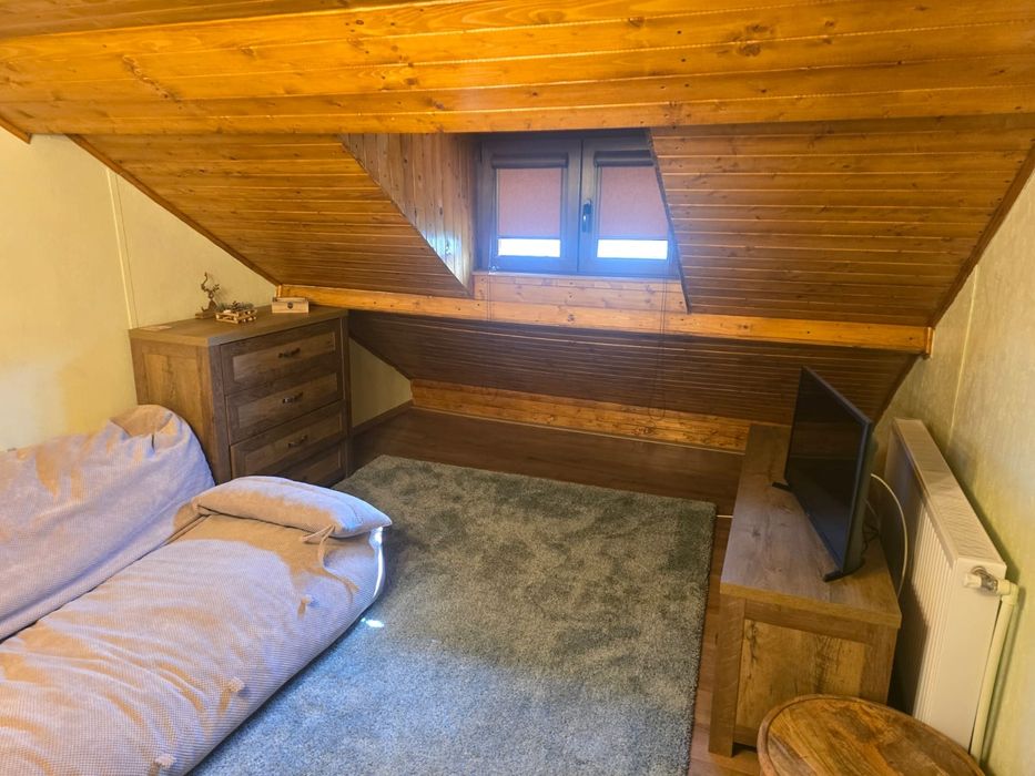 Vand apartament in zona Laminorului