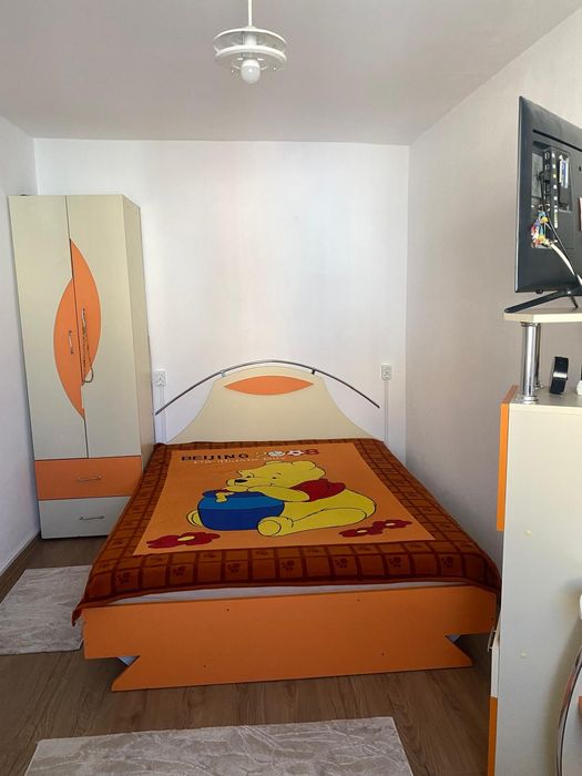 Închiriez apartament două camere