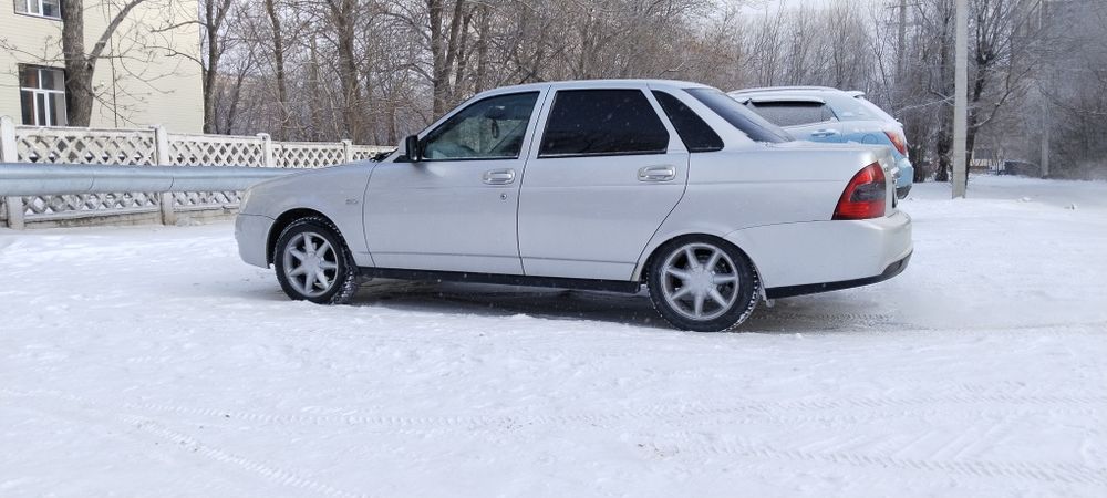 Продам приору 15 год