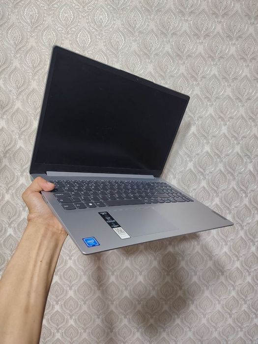 Lenovo IdeaPad1i